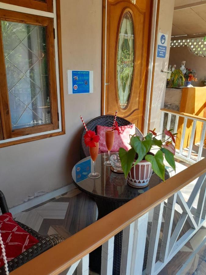 My Corner Guest House Вікторія Екстер'єр фото
